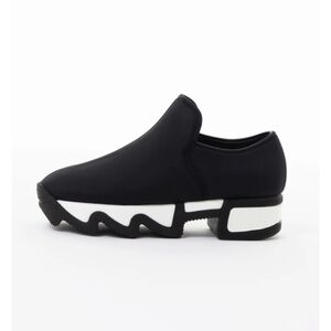 WES I Black Outline Low Top Sneaker | Women's 8